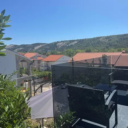 Villa Lopar *